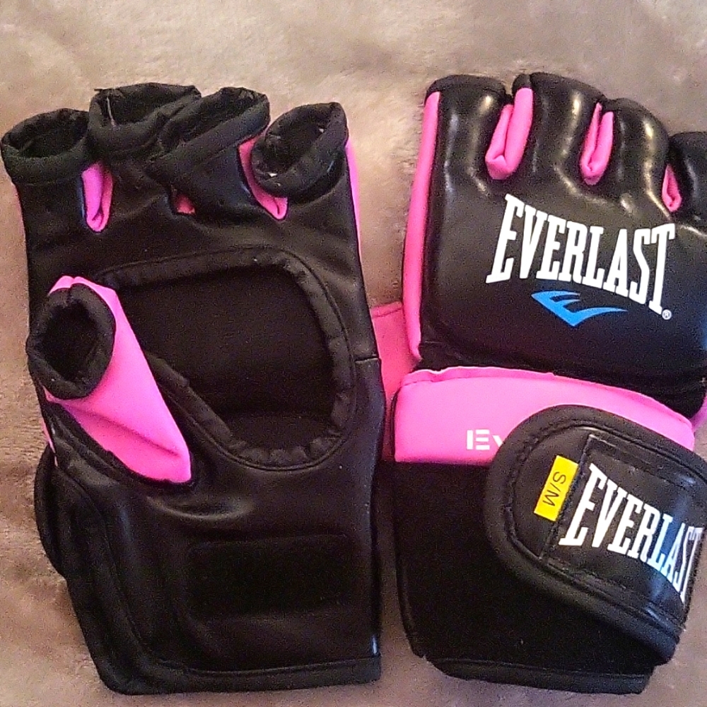 S/M Everlast Multipurpose Gloves-very good used condition